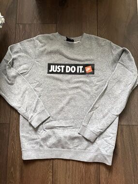 nike crewneck sweatshirt
